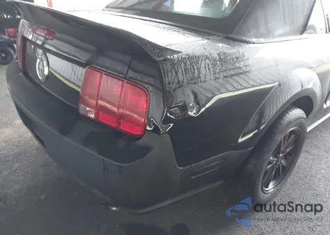 2008 Ford Mustang V6 Deluxe/V6 Premium z USA, uszkodzony, nr VIN 1ZVHT84N785134742